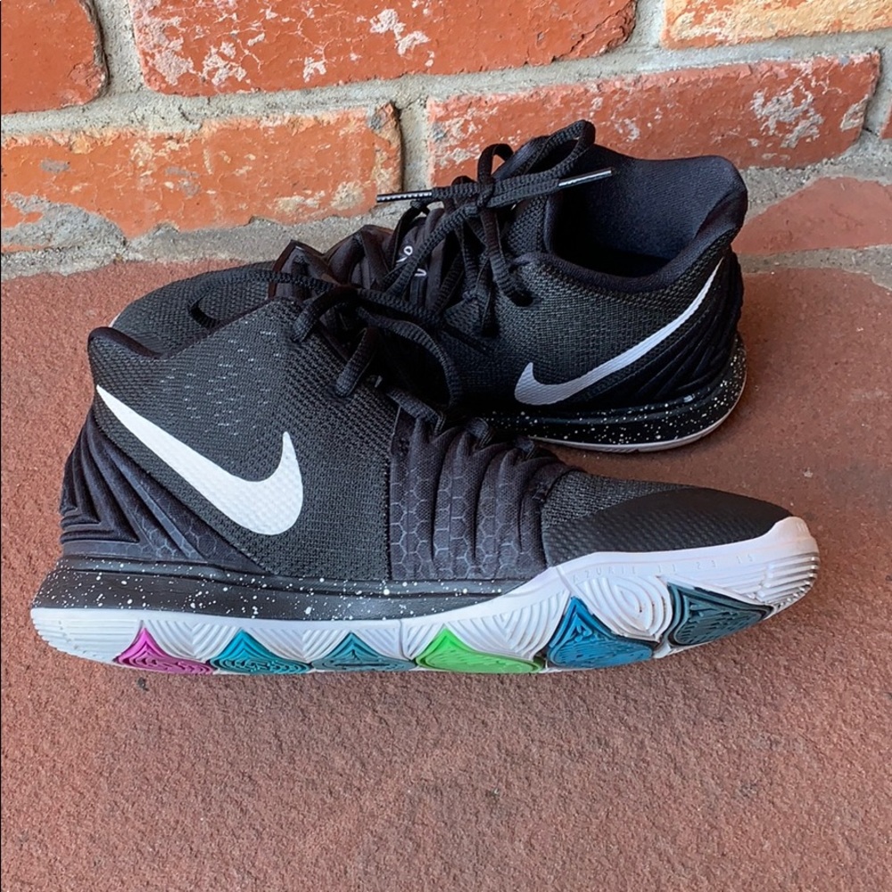 Nike Kyrie 5 - Picture 4 of 8